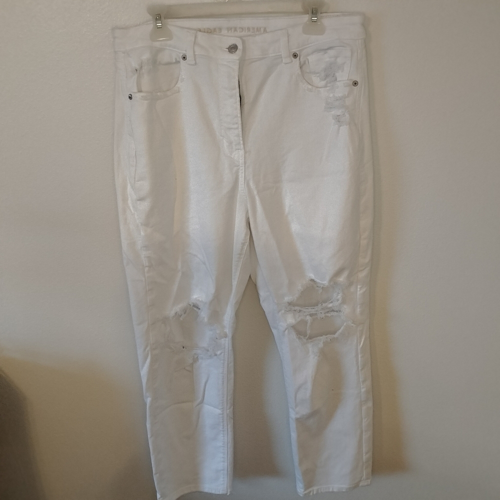 American Eagle Distressed/Ripped White Mom Jeans Straight Leg Size 14 Casual